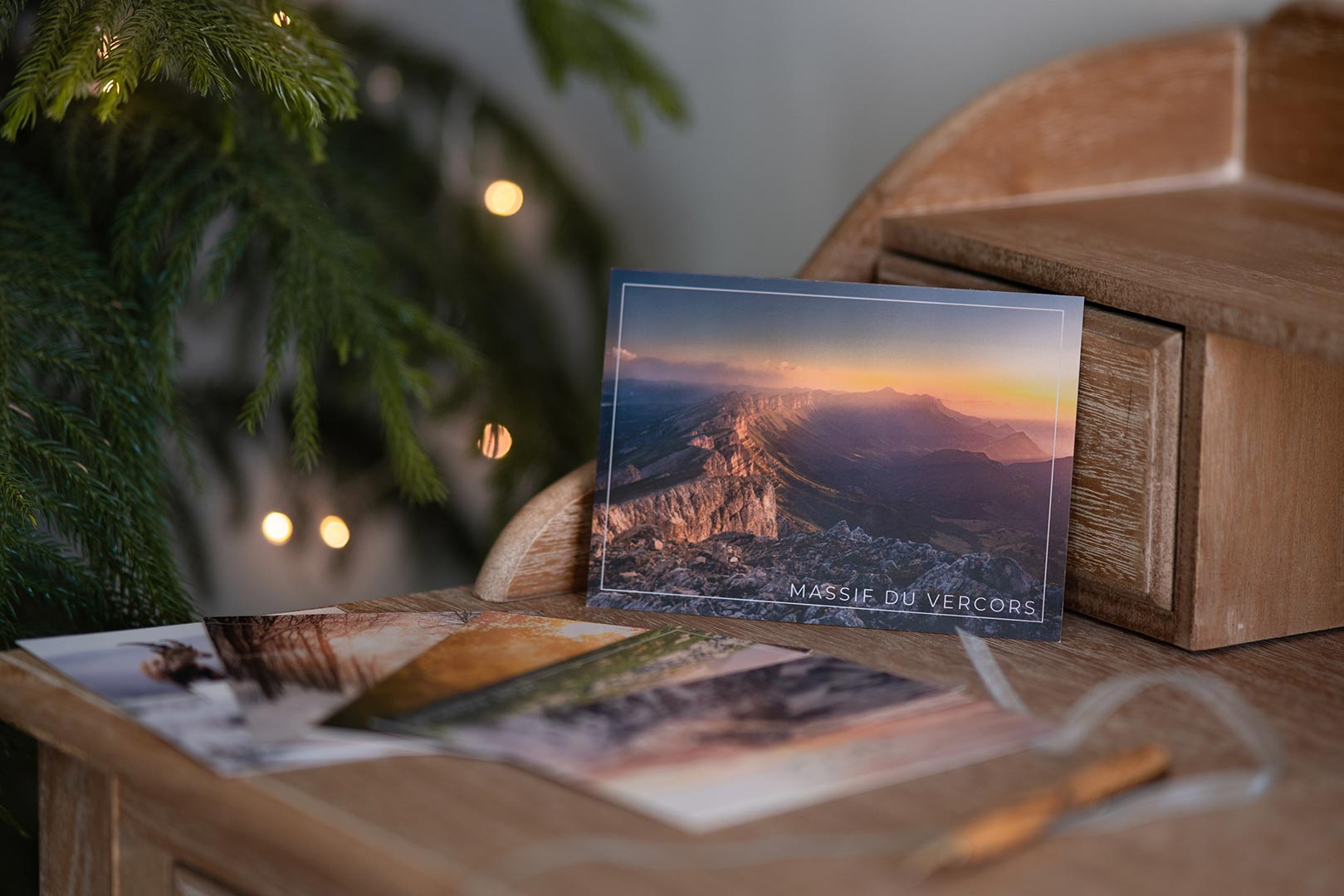 Les cartes postales du Vercors dans un décor de fête
